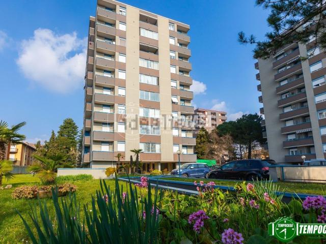 Appartamento in vendita di 90 m² in Via Cavalier C. Azimonti, 10