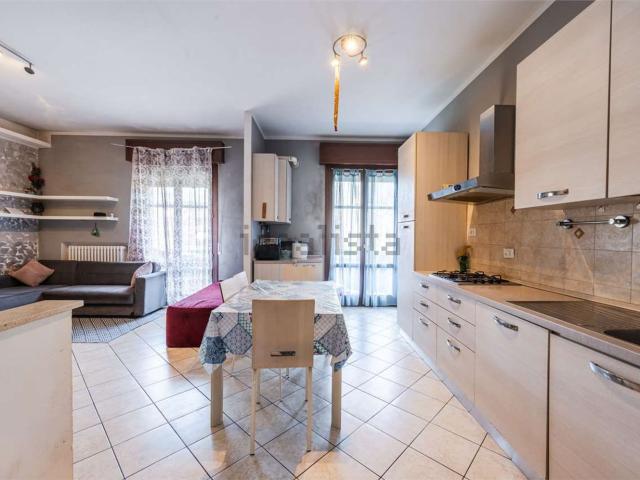 Appartamento in vendita di 90 m² in Via Cento, 160