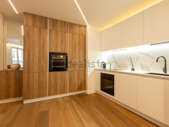 Appartamento in vendita di 90 m² in Via Cesare Cesariano, 6