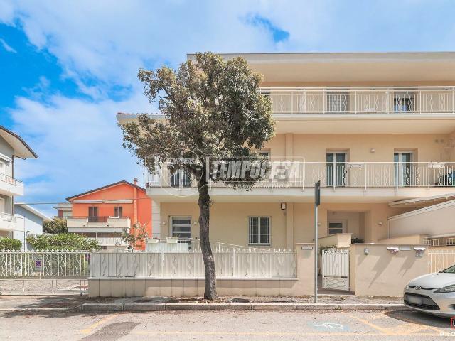 Appartamento in vendita di 90 m² in Via Cesare Battisti