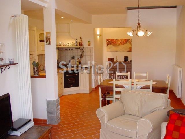 Appartamento in vendita di 90 m² in Via Cesare Battisti