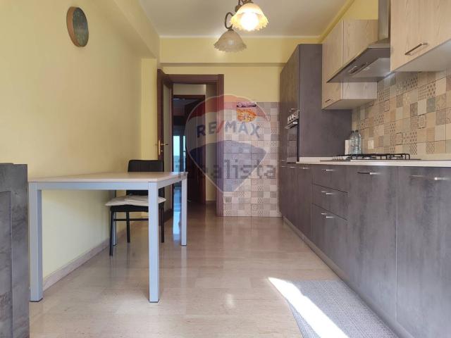 Appartamento in vendita di 90 m² in Via Cesare Battisti, 232
