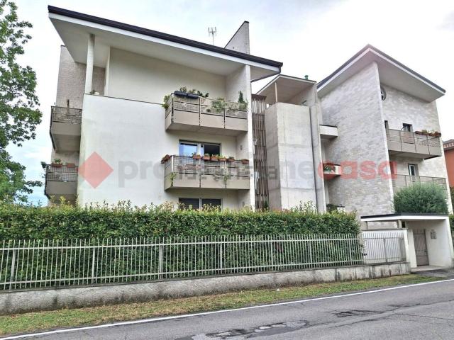 Appartamento in vendita di 90 m² in Via Cesare Battisti, 72