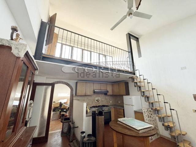Appartamento in vendita di 90 m² in Via Cesare Battisti