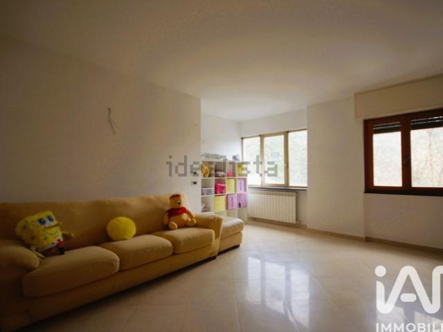 Appartamento in vendita di 90 m² in Via Chiose