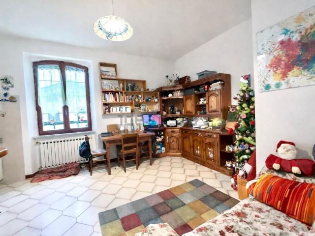 Appartamento in vendita di 90 m² in Via Cisa Sud