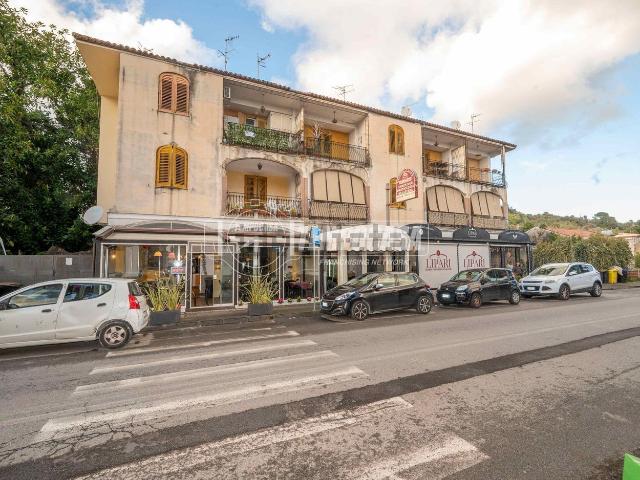 Appartamento in vendita di 90 m² in Via Consolare Pompea, 2029