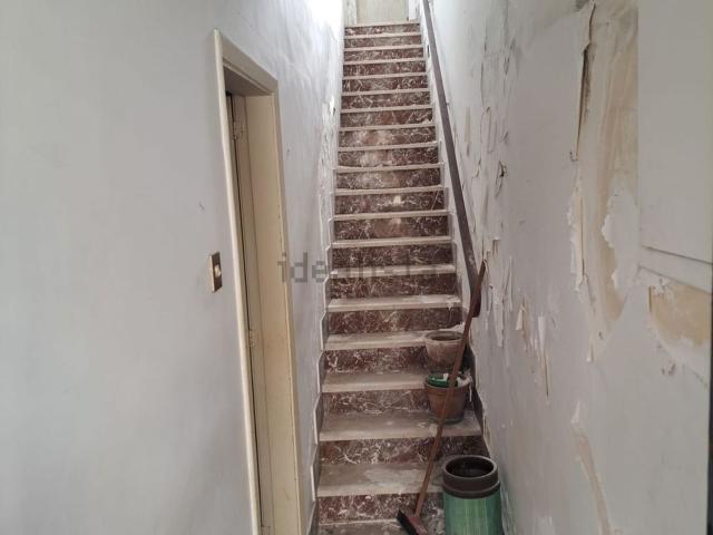 Appartamento in vendita di 90 m² in Via Consolare Valeria, 339