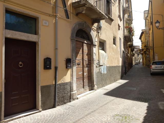 Appartamento in vendita di 90 m² in Via Corfinio