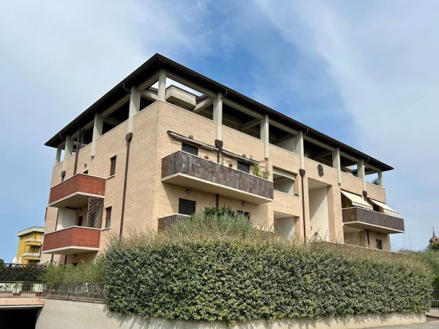 Appartamento in vendita di 90 m² in Via Claudia, 2
