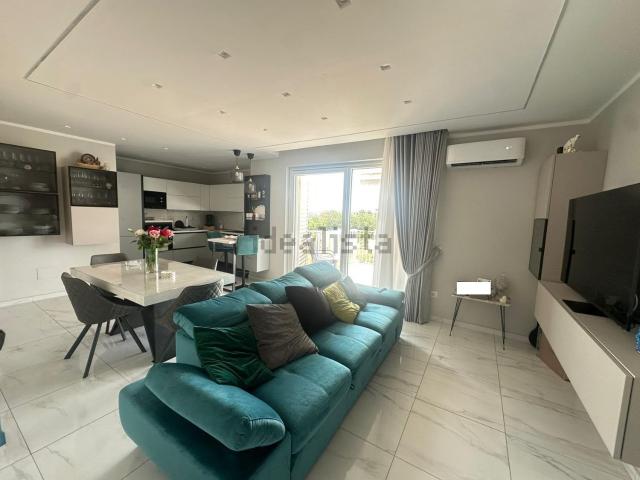Appartamento in vendita di 90 m² in Via Cupa, 40