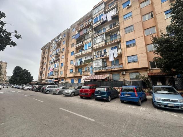 Appartamento in vendita di 90 m² in Via Damiano lo Greco, 8