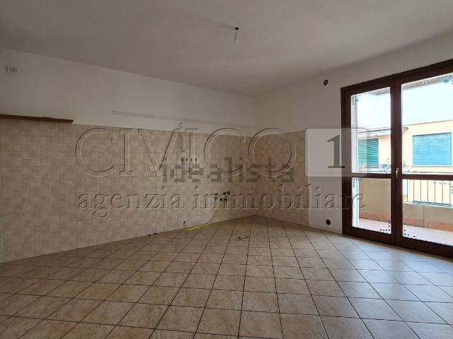 Appartamento in vendita di 90 m² in Via degli Alpini, 33