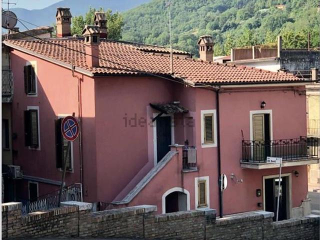 Appartamento in vendita di 90 m² in Via dei Santi