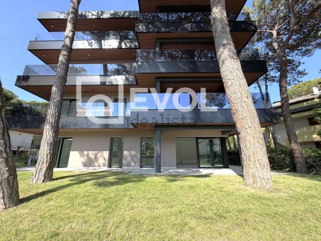 Appartamento in vendita di 90 m² in Via dei Pini, 34