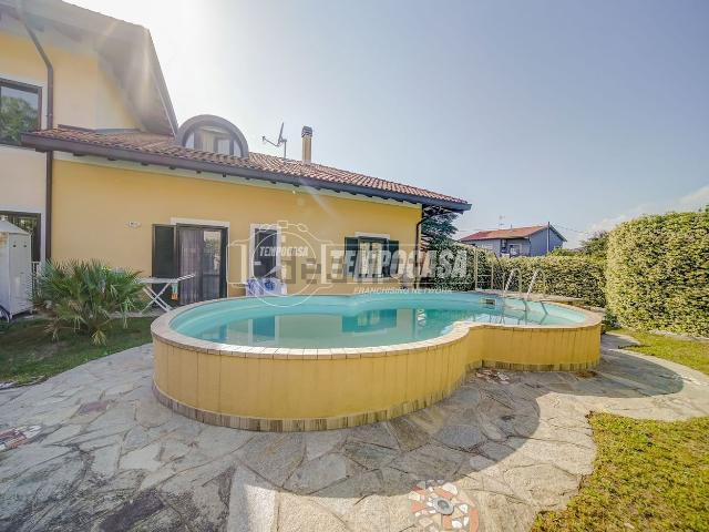 Appartamento in vendita di 90 m² in Via del Maneggio