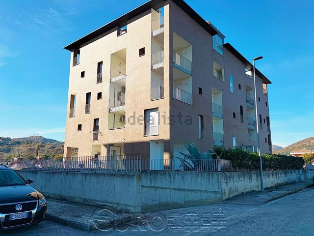 Appartamento in vendita di 90 m² in Via del Pino, 24