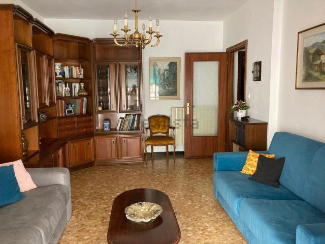Appartamento in vendita di 90 m² in Via della Cornice, 28