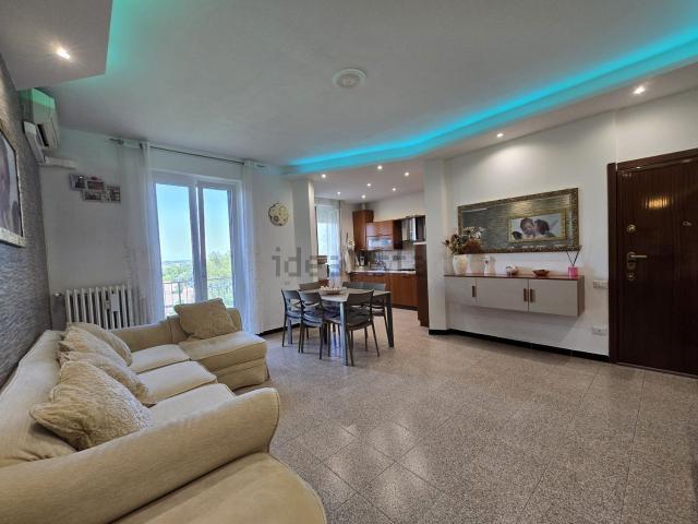 Appartamento in vendita di 90 m² in Via della Liberazione, 9