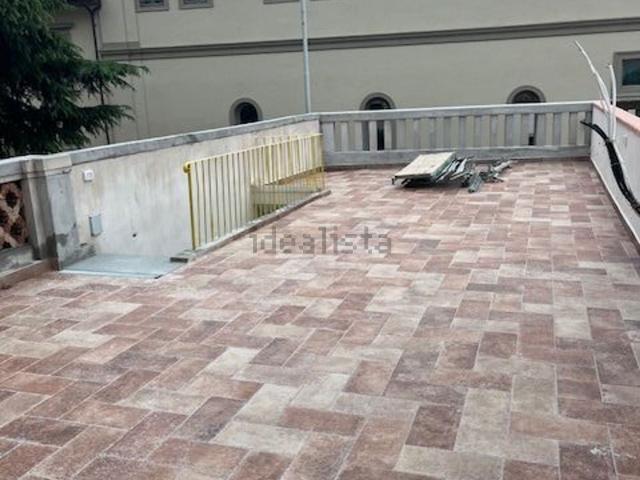 Appartamento in vendita di 90 m² in Via della Piazzuola, 1