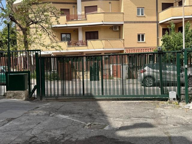 Appartamento in vendita di 90 m² in Via della Rustica, 267