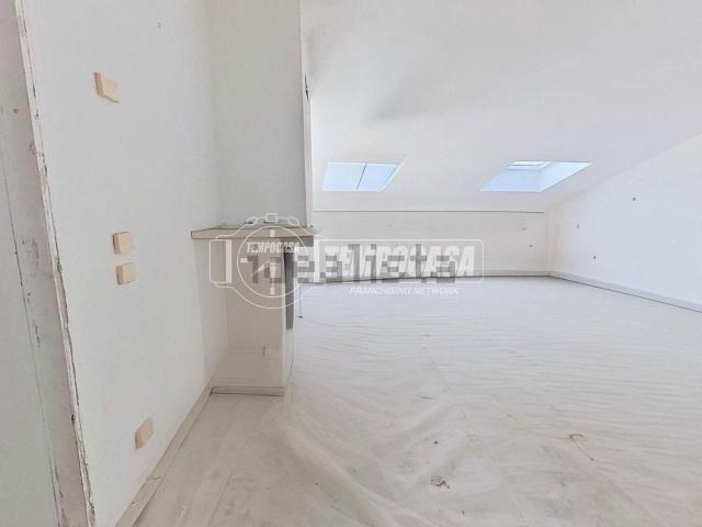 Appartamento in vendita di 90 m² in Via delle Torri