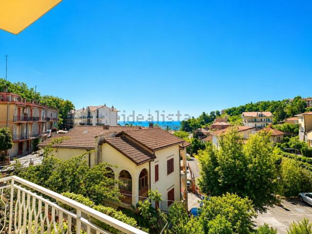 Appartamento in vendita di 90 m² in Via delle Liggie