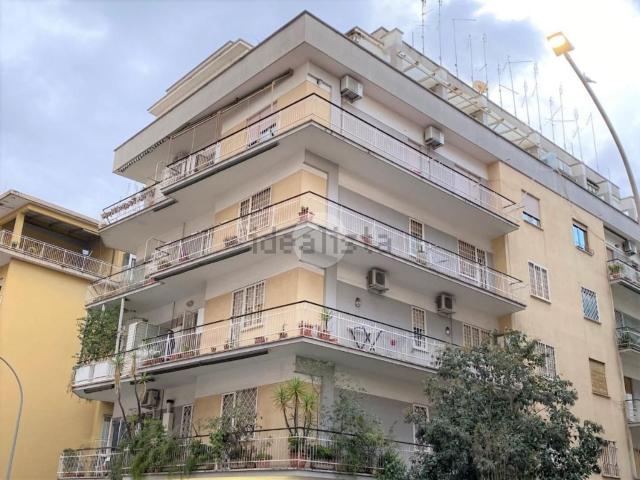 Appartamento in vendita di 90 m² in Via di Val Tellina, 106