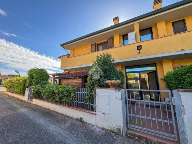 Appartamento in vendita di 90 m² in Via di Bientina, 140