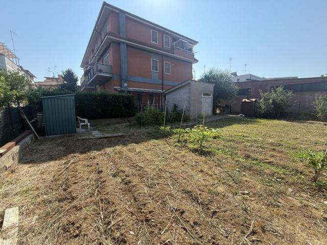 Appartamento in vendita di 90 m² in Via di Ponte Ladrone