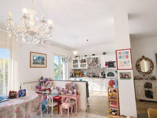 Appartamento in vendita di 90 m² in Via Diano Calderina