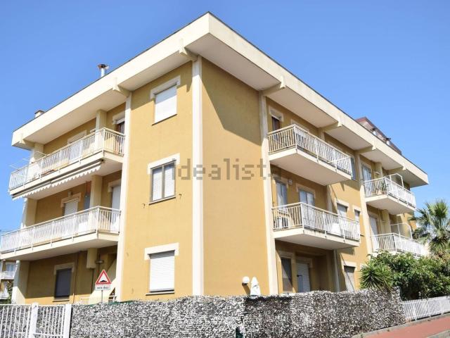 Appartamento in vendita di 90 m² in Via Diano Castello, 29