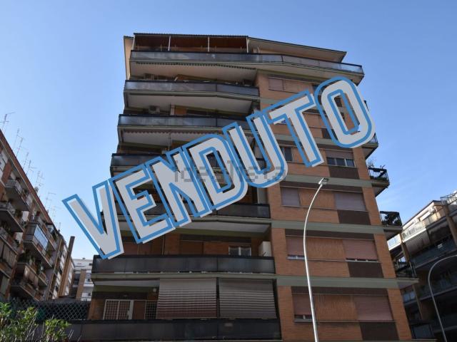 Appartamento in vendita di 90 m² in Via Diego Angeli, 120