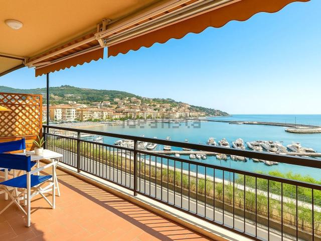 Appartamento in vendita di 90 m² in Via Discesa del Valle