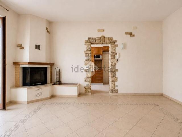 Appartamento in vendita di 90 m² in Via Arcivescovo Giuseppe Prencipe, 7