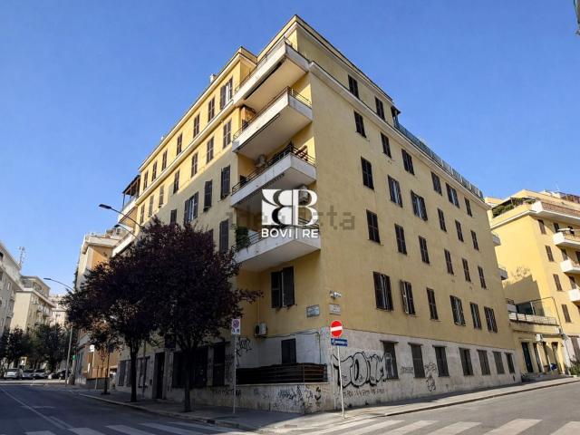 Appartamento in vendita di 90 m² in Via Edoardo Jenner