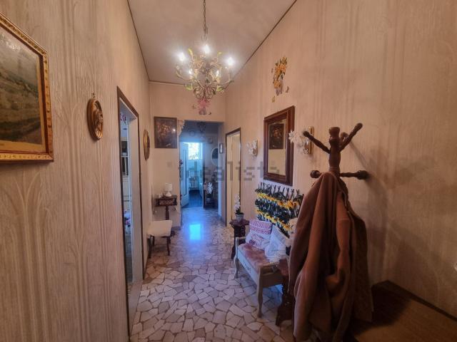 Appartamento in vendita di 90 m² in Via Emilia Levante, 137