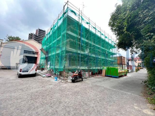 Appartamento in vendita di 90 m² in Via Enrico Cosenz, 44