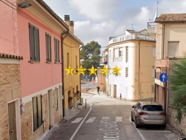 Appartamento in vendita di 90 m² in Via Enrico Cialdini