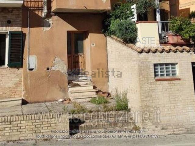 Appartamento in vendita di 90 m² in Via Enrico Cialdini, 41