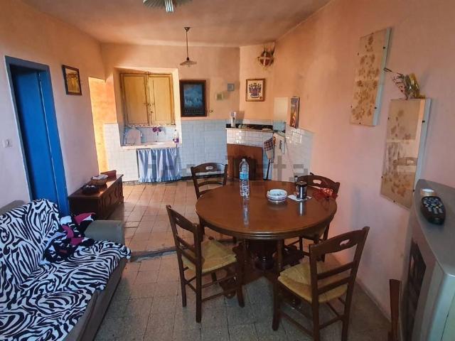 Appartamento in vendita di 90 m² in Via Equicola, 52
