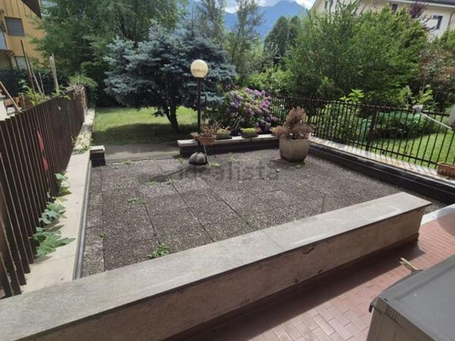 Appartamento in vendita di 90 m² in Via Ezio Vanoni