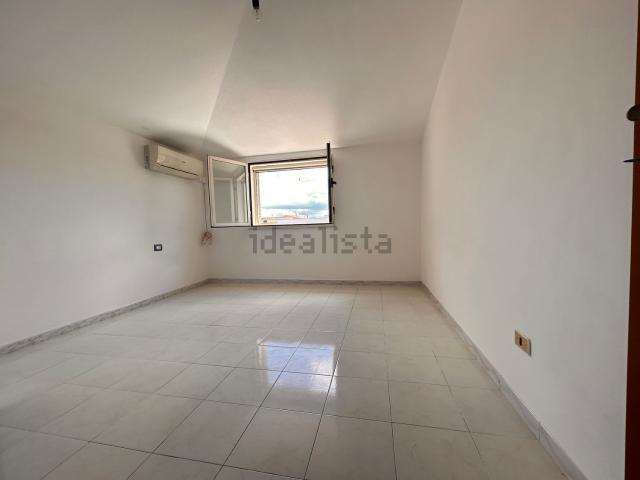 Appartamento in vendita di 90 m² in Via F. Ciusa, 4