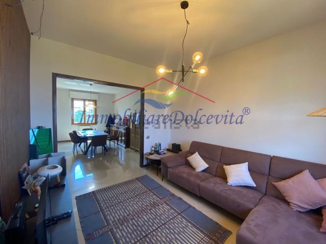 Appartamento in vendita di 90 m² in Via Felice Matteucci, 13