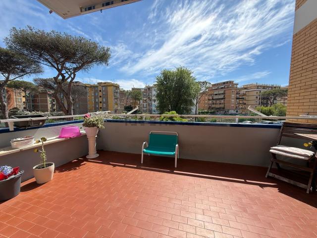 Appartamento in vendita di 90 m² in Via Ferdinando Acton, 66