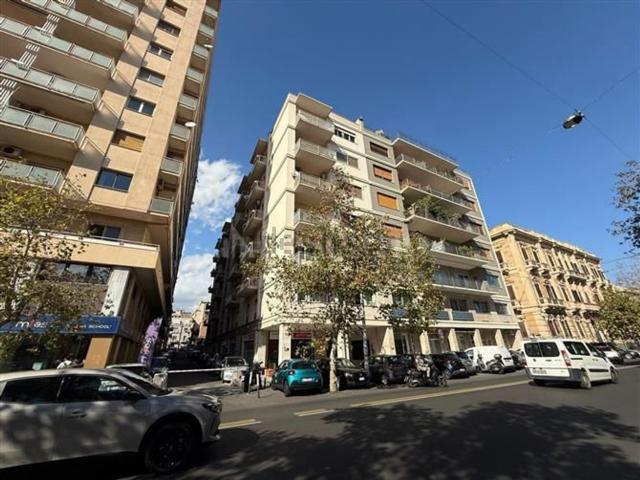 Appartamento in vendita di 90 m² in Via Filadelfo e Francesco Fichera