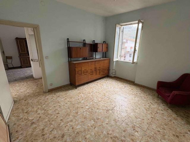 Appartamento in vendita di 90 m² in Via Fontanavecchia, 106