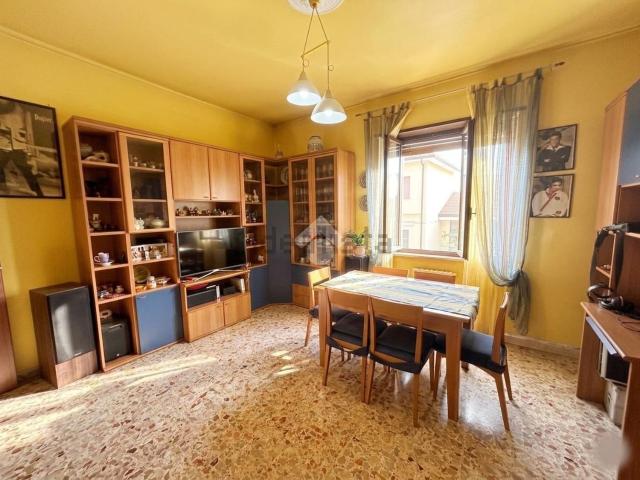 Appartamento in vendita di 90 m² in Via Foratella, 39