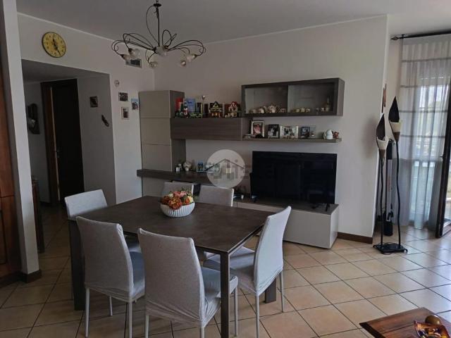 Appartamento in vendita di 90 m² in Via Fratelli Rosselli, 58