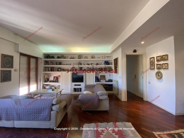 Appartamento in vendita di 90 m² in Via Francesco Crispi, 51